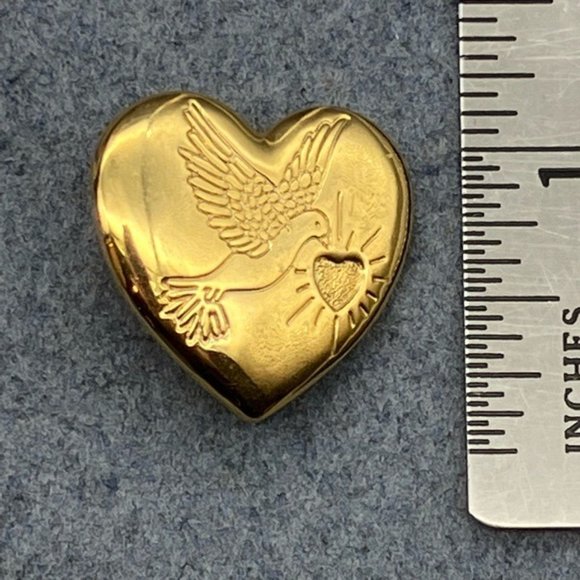 THE VARIETY CLUB Pin Brooch Puffy Heart Shiny Gold Dove Bird Peace Love Retro - Picture 8 of 8